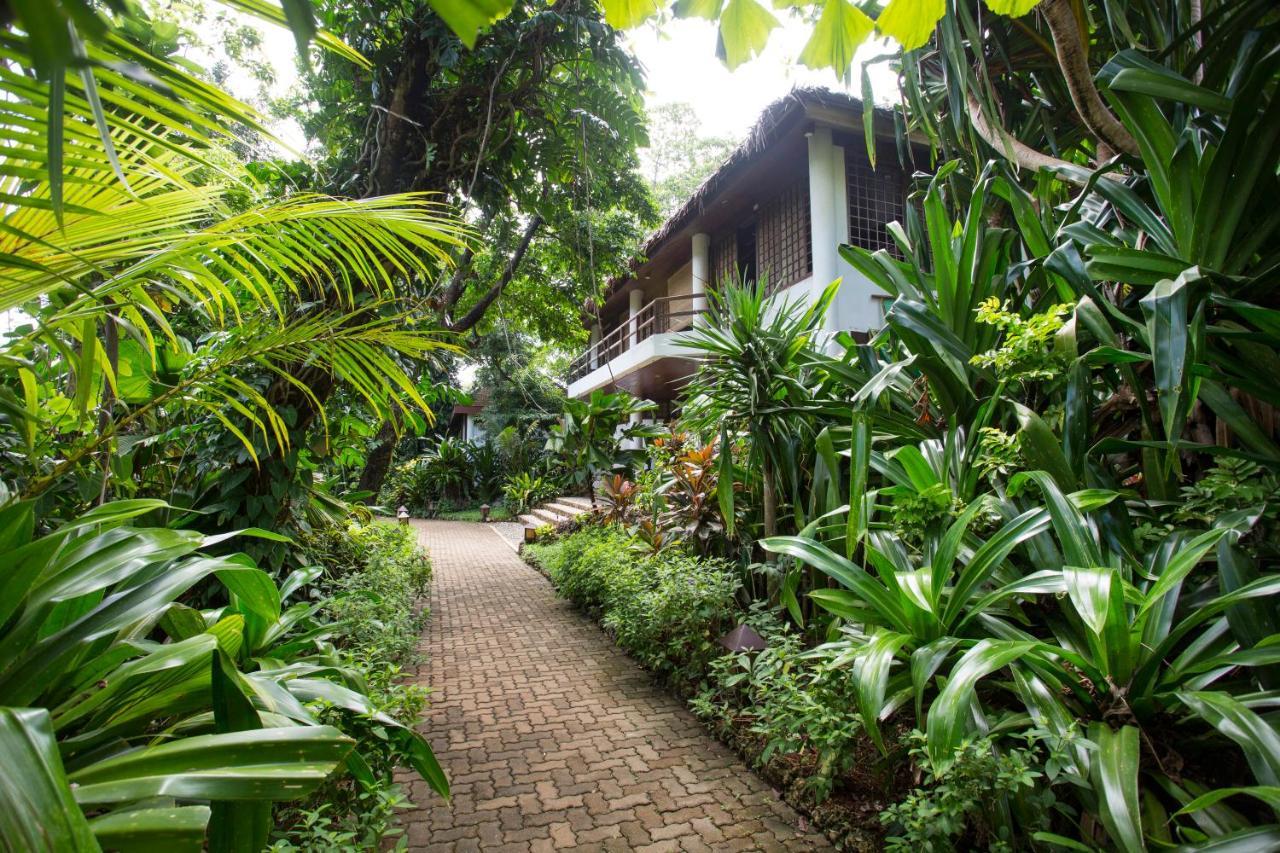 Mandala Spa & Resort Villas Manoc-Manoc 외부 사진