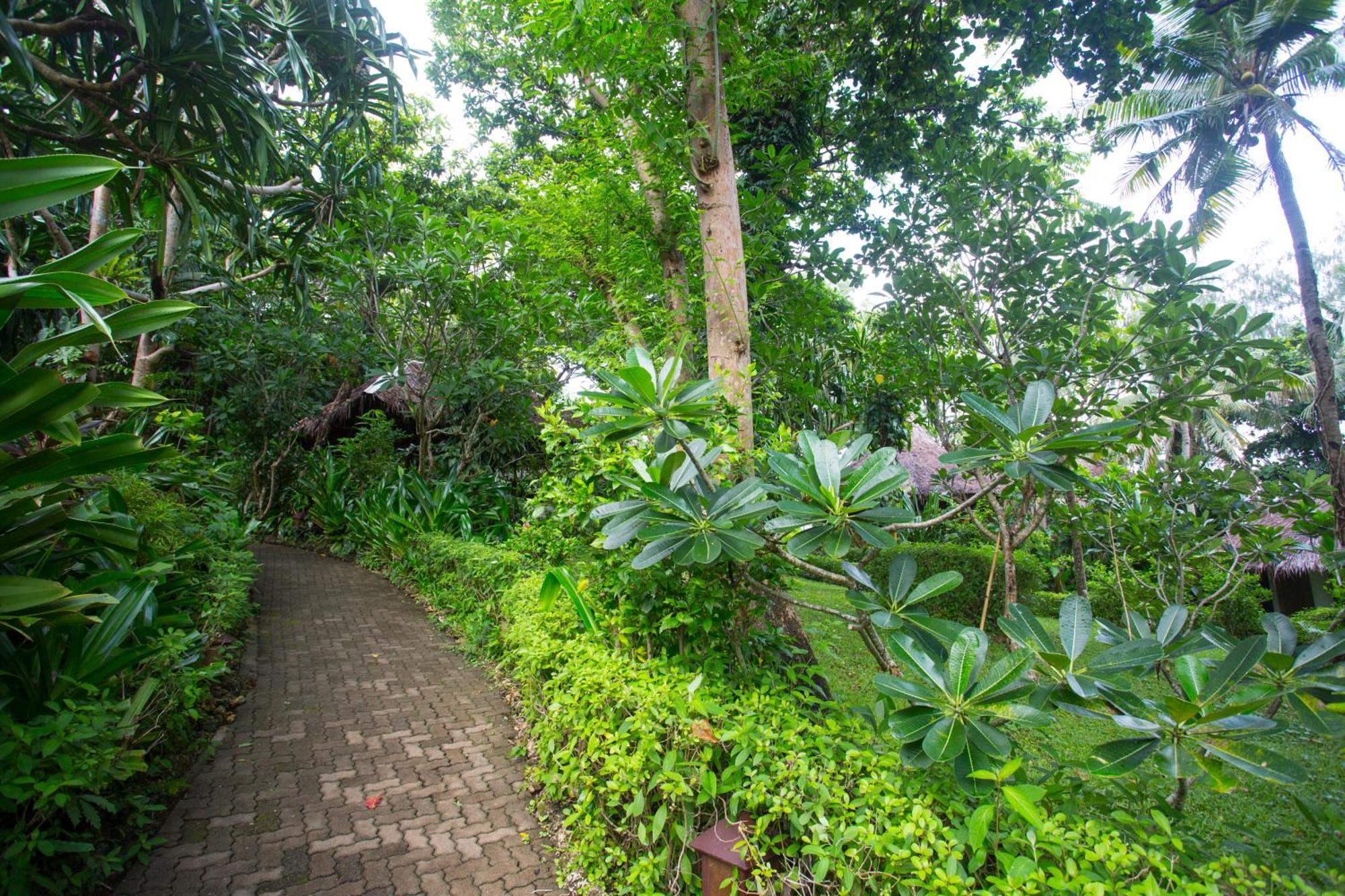 Mandala Spa & Resort Villas Manoc-Manoc 외부 사진