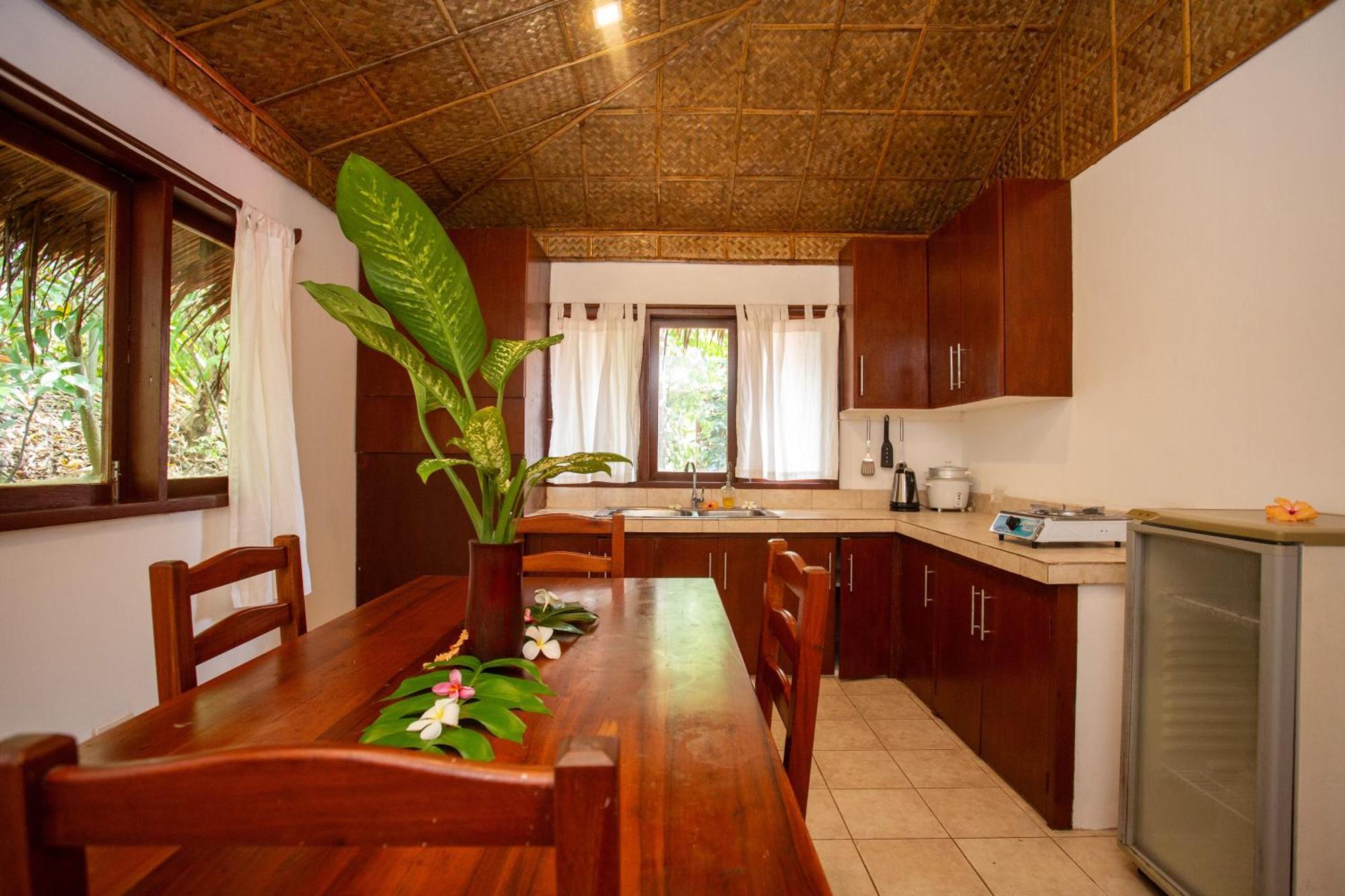 Mandala Spa & Resort Villas Manoc-Manoc 외부 사진