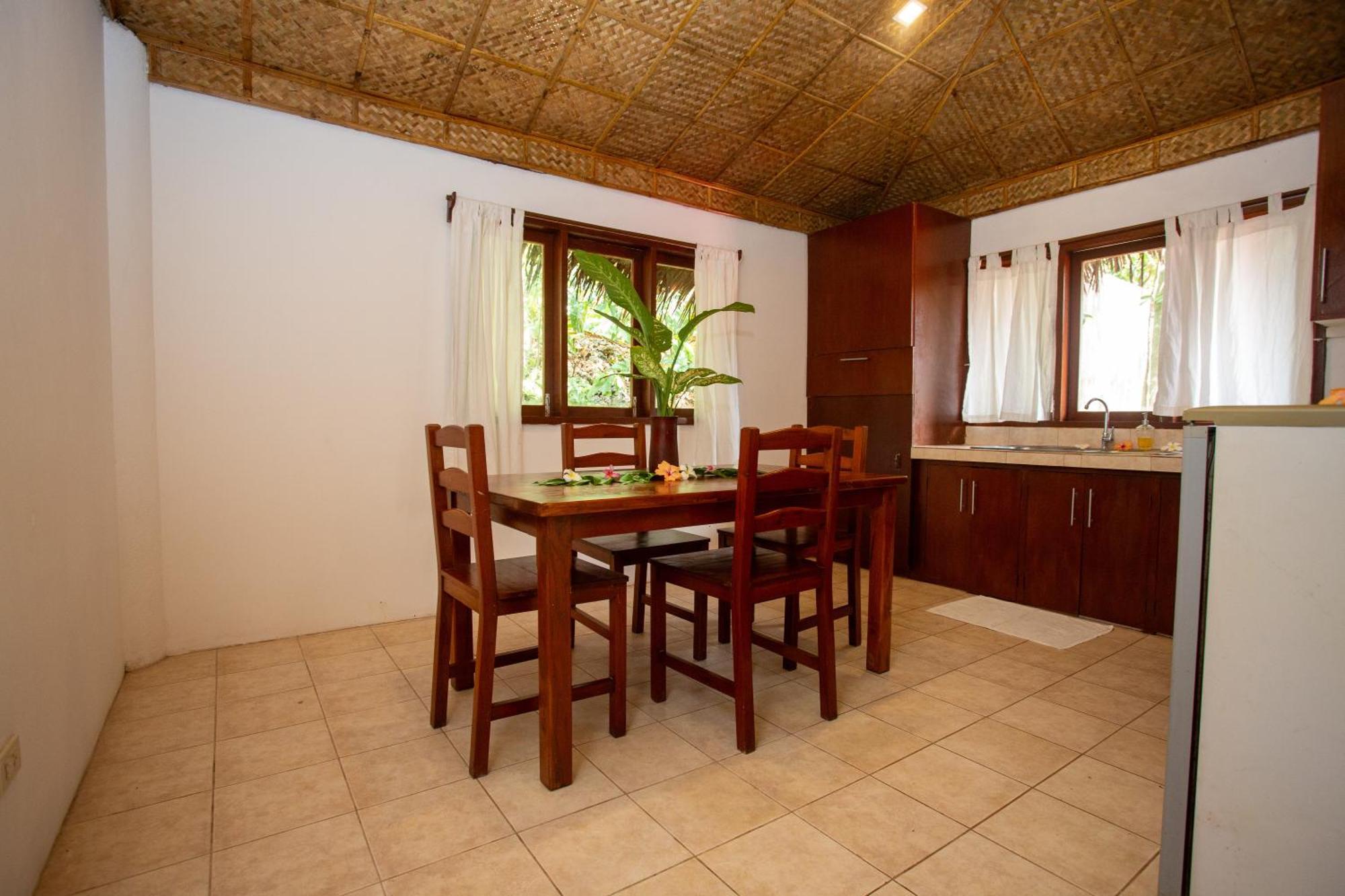 Mandala Spa & Resort Villas Manoc-Manoc 외부 사진